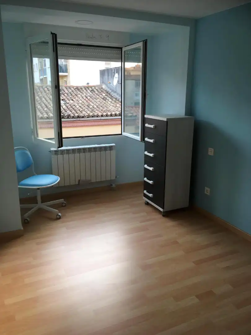 Schlafzimmer von Wohnung zur Miete in Zaragoza mit Heizung, Parkett und Möbliert