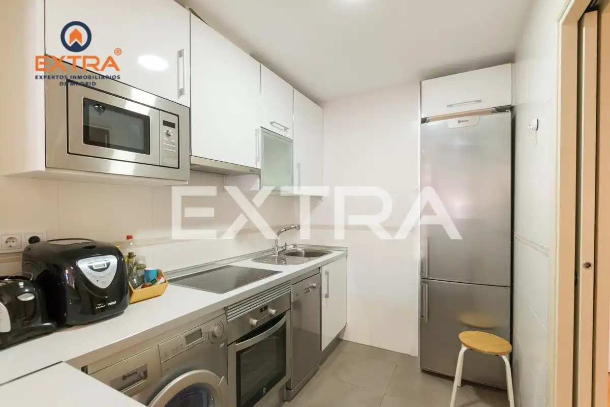 Cuina de Apartament de lloguer en Madrid amb Aire condicionat, Calefacció i Traster