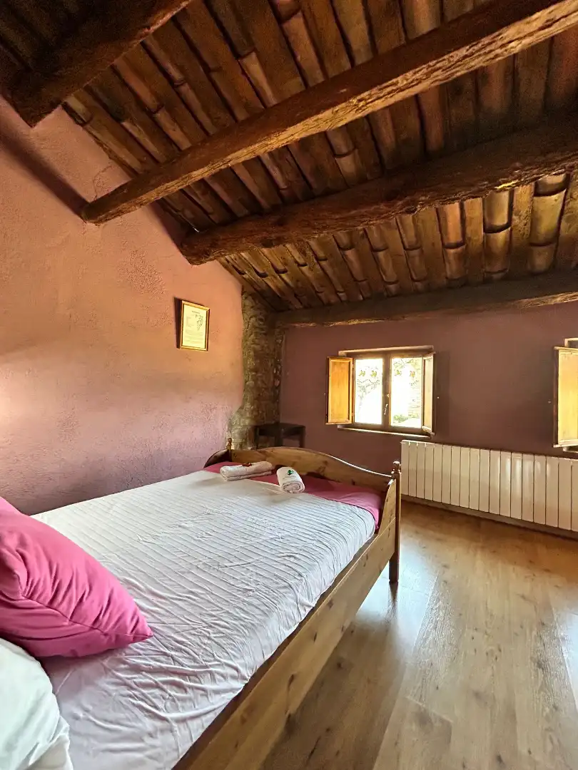 Habitación de Finca rústica en venta en Alpens con Calefacción, Parquet y Amueblado