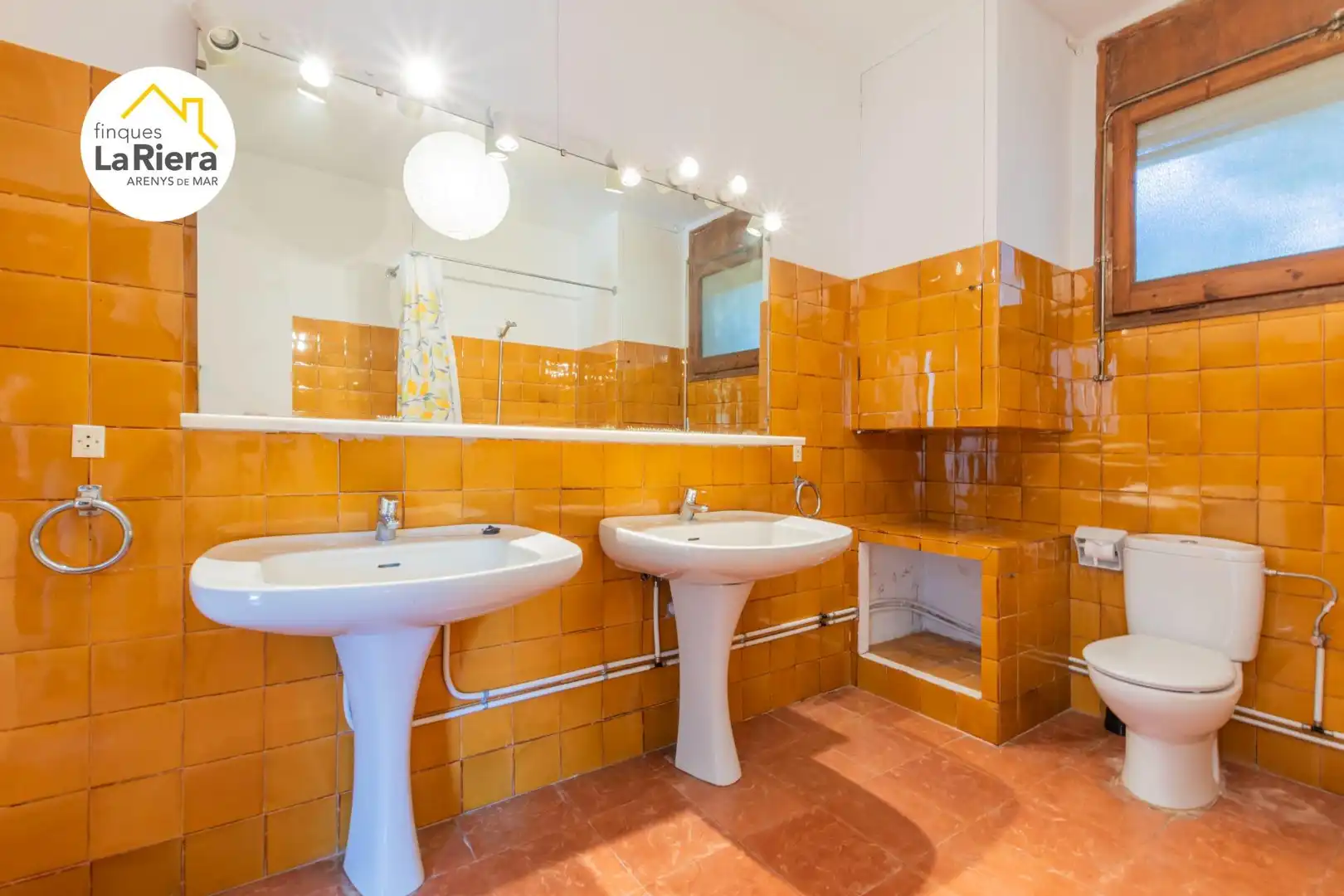 Bathroom of Houses for sale in Arenys de Munt