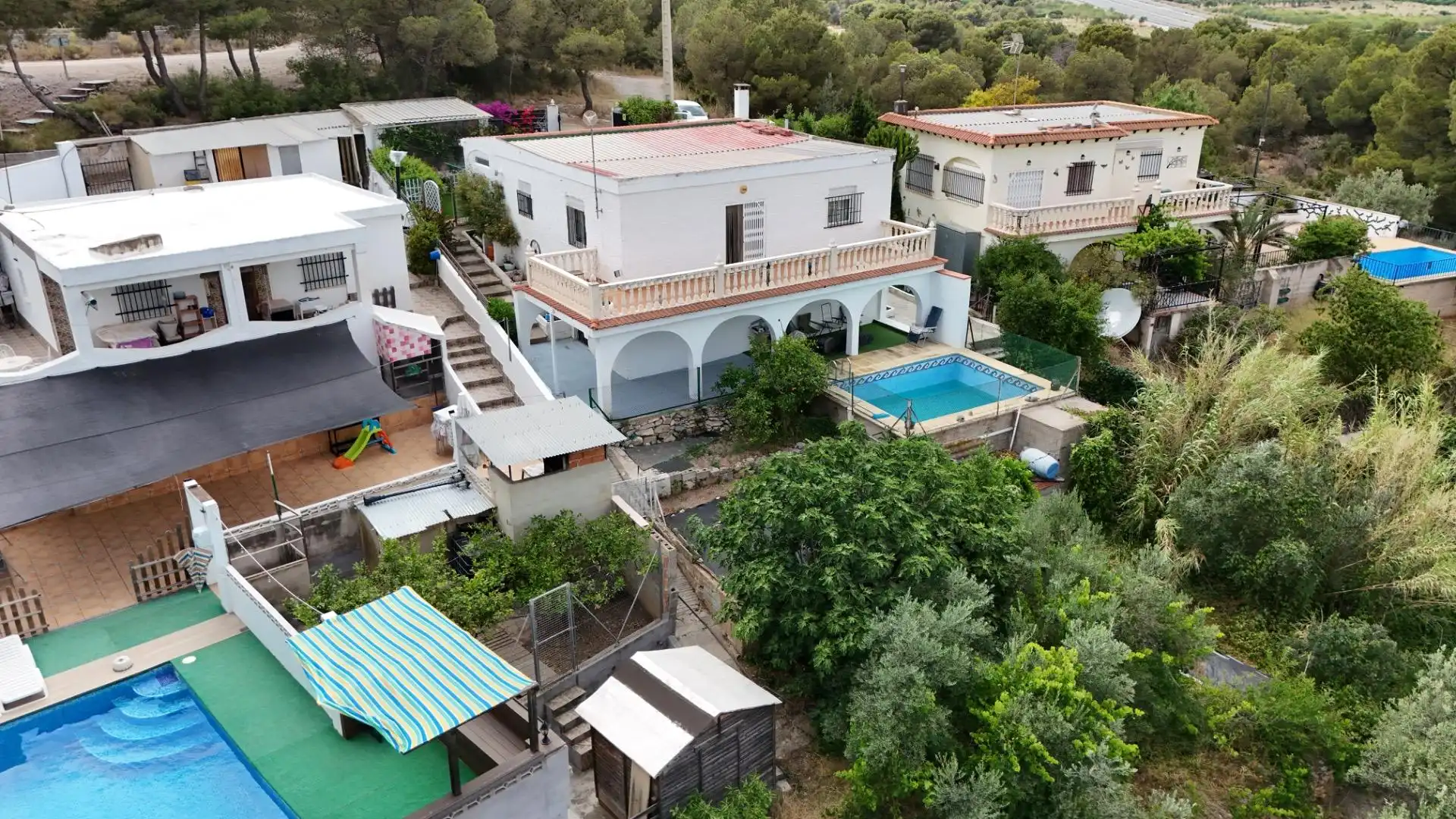 Vista exterior de Casa o chalet en venta en Casinos con Terraza, Trastero y Piscina