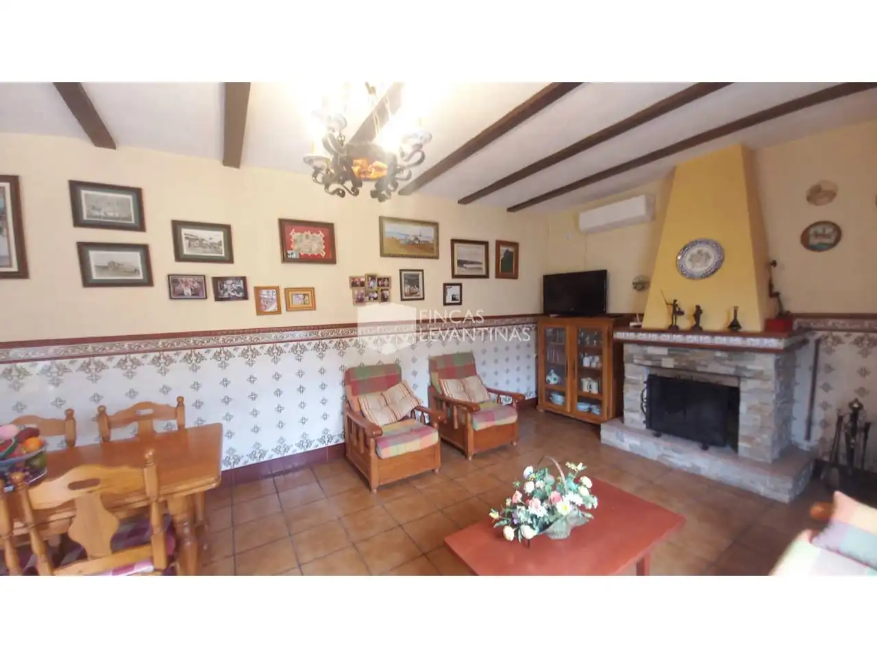 Sala d'estar de Casa o xalet en venda en San Vicente del Raspeig / Sant Vicent del Raspeig amb Aire condicionat, Jardí privat i Terrassa