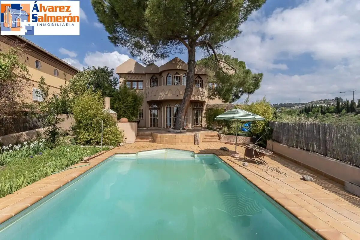 Casa con terrazza in vendita a Calle ARCES UR.MONTELUZ
