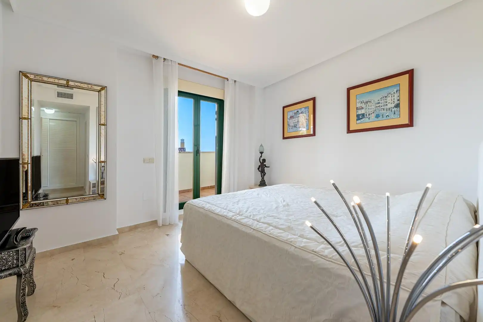 Habitación de Apartamento en venta en Benalmádena con Aire acondicionado, Calefacción y Jardín privado