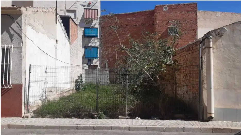 Terreno residencial en venta en Calle Comandante Sánchez Paredes 4