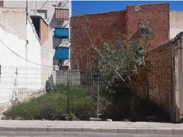 Terreno residencial en venta en Calle Comandante Sánchez Paredes 4