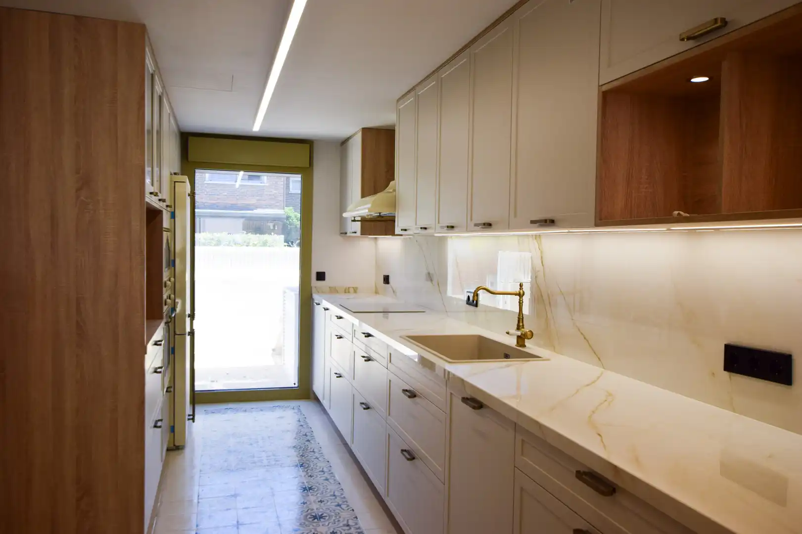 Kitchen of Detached homes for sale in Pozuelo de Alarcón  with Air Conditioner, Heating and Private garden