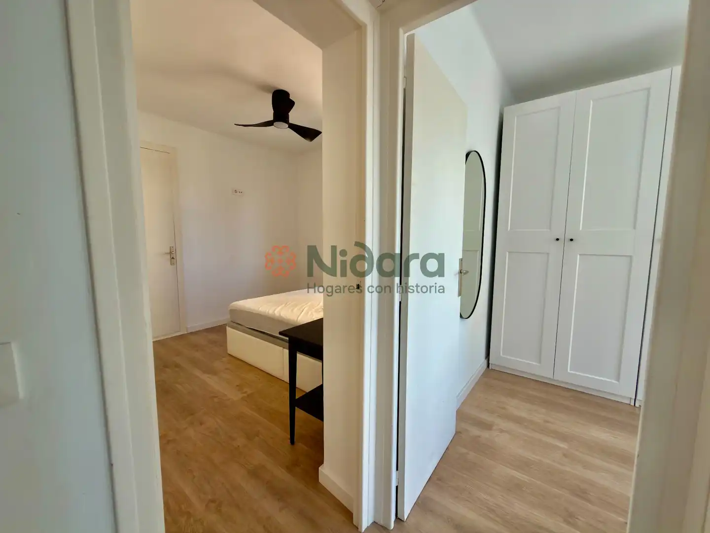 Bedroom of Flat for sale in Barcelona  with Air Conditioner, Heating and Parquet flooring