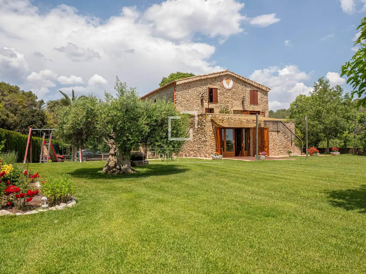 Außenansicht von Country house zum Verkauf in Lladó mit Klimaanlage, Heizung und Privatgarten