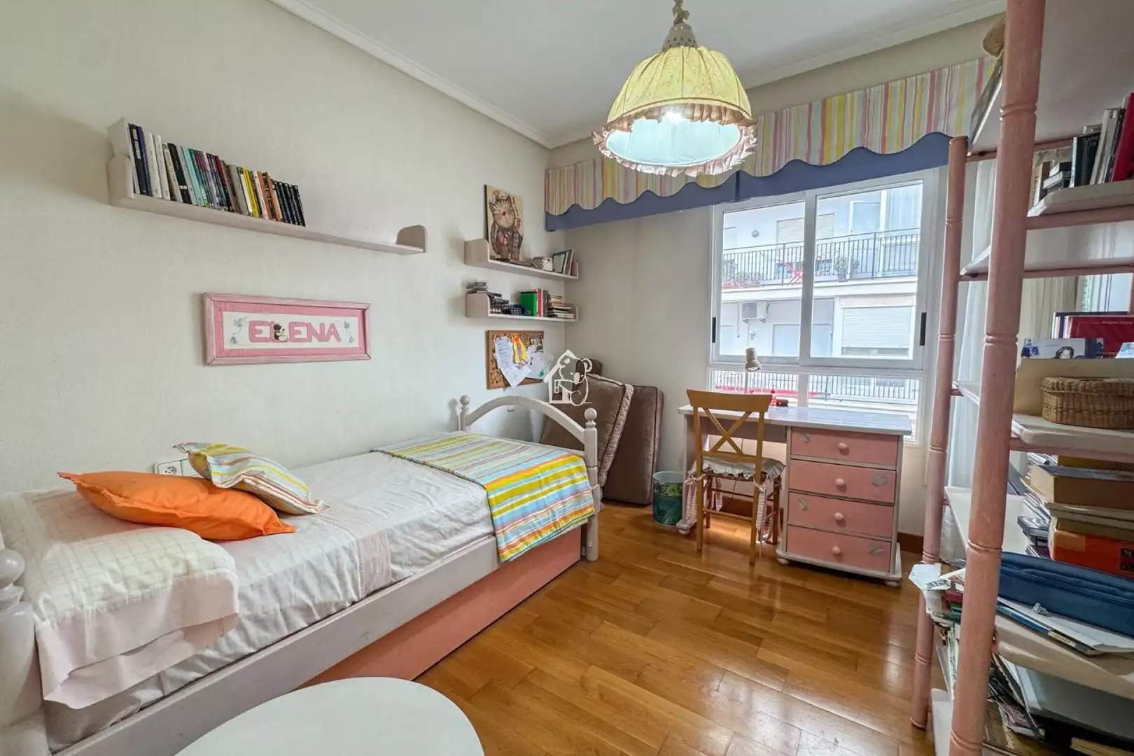 Habitación de Apartamento de alquiler en Torrevieja con Aire acondicionado, Amueblado y Horno