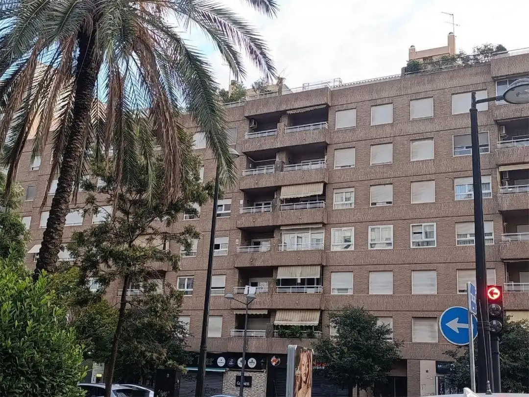 Vista exterior de Pis en venda en Valencia amb Aire condicionat, Traster i Moblat