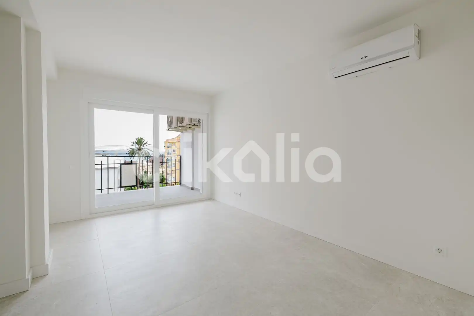 Schlafzimmer von Wohnung zum Verkauf in Torremolinos mit Klimaanlage, Privatgarten und Terrasse