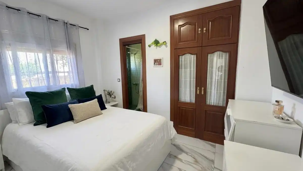 Dormitori de Casa o xalet en venda en Alhaurín de la Torre amb Aire condicionat, Calefacció i Piscina
