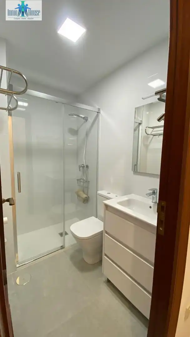Baño de Piso de alquiler en Albacete con Aire acondicionado, Calefacción y Terraza