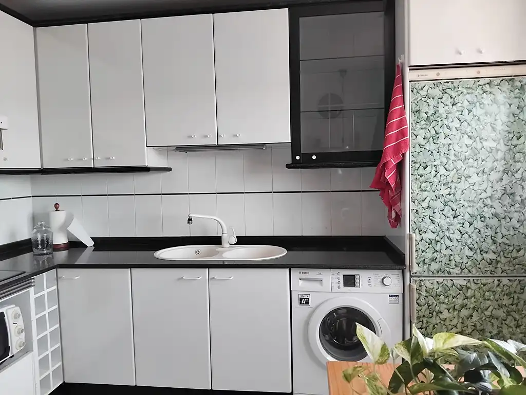 Cuina de Dúplex en venda en Sada (A Coruña) amb Calefacció, Parquet i Terrassa