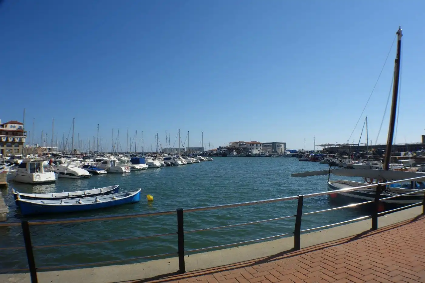 Vista exterior de Dúplex en venda en Arenys de Mar amb Calefacció i Terrassa