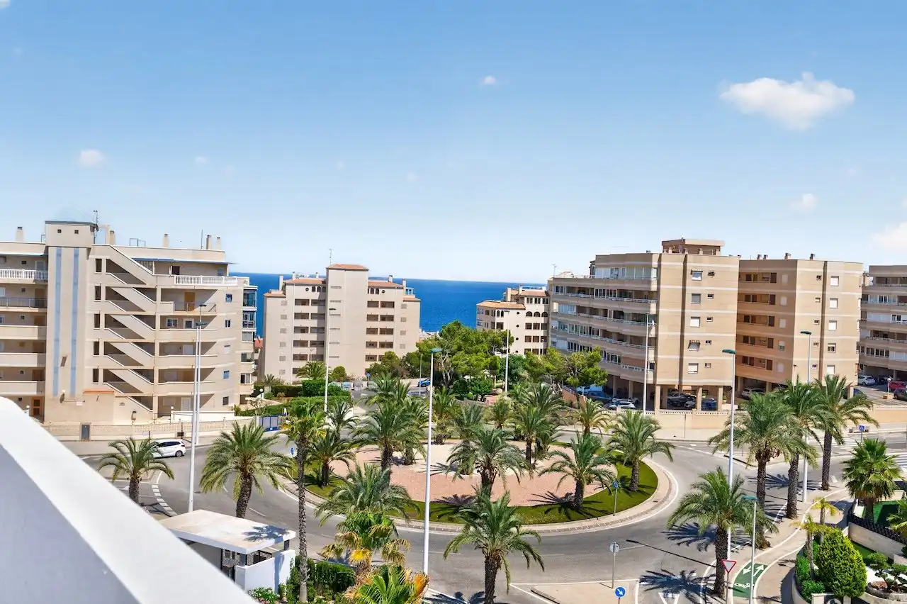 Vista exterior de Ático en venta en Elche / Elx con Aire acondicionado, Calefacción y Jardín privado