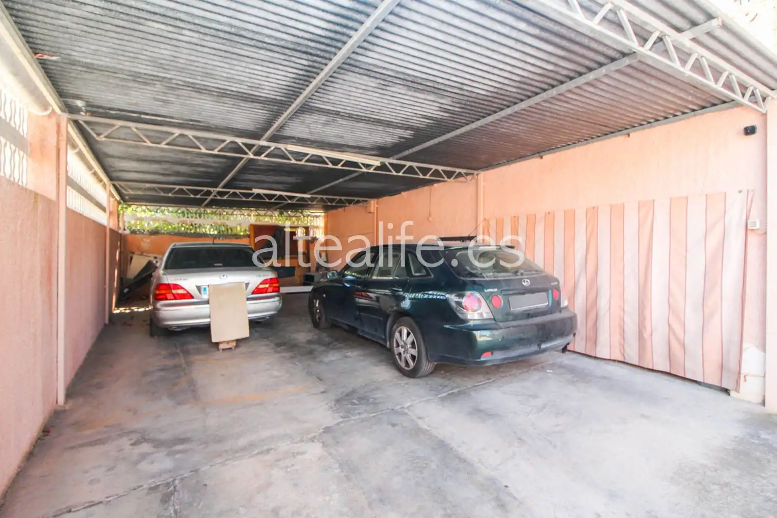 Parking de Casa o chalet en venta en L'Alfàs del Pi con Aire acondicionado, Calefacción y Jardín privado