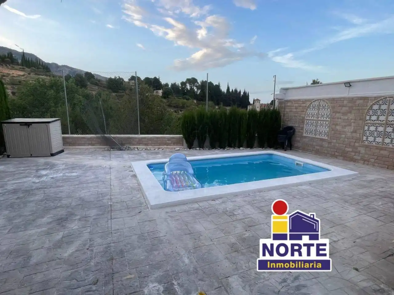 Vista exterior de Casa adosada en venta en Cocentaina con Aire acondicionado, Terraza y Piscina