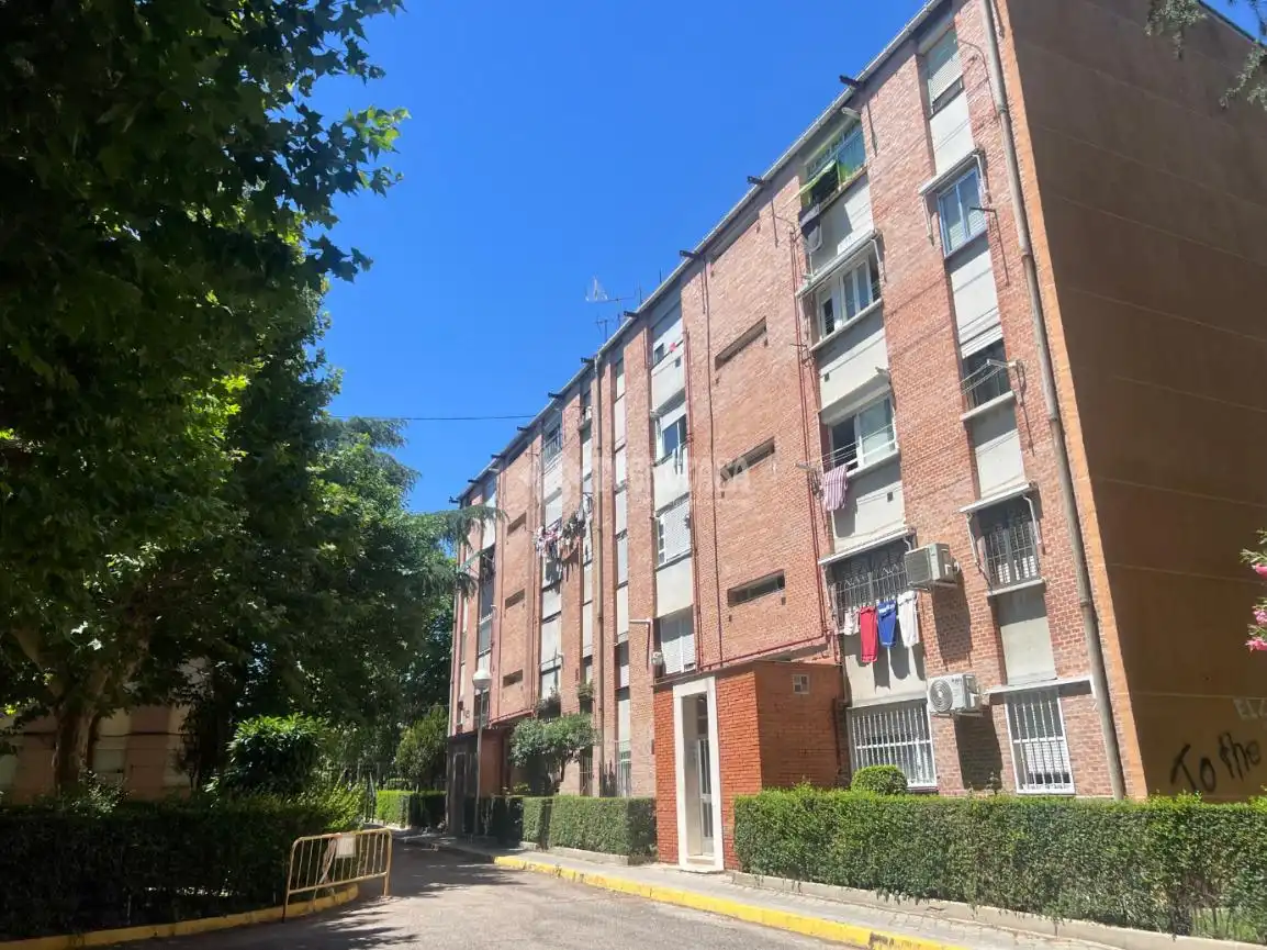 Vista exterior de Pis en venda en Madrid amb Calefacció i Parquet