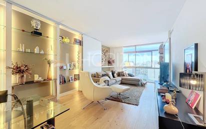 Living room of Flat for sale in  Barcelona Capital  with Air Conditioner, Terrace and Swimming Pool