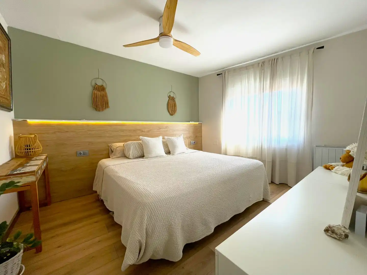 Bedroom of Flat for sale in Mataró  with Air Conditioner, Parquet flooring and Terrace