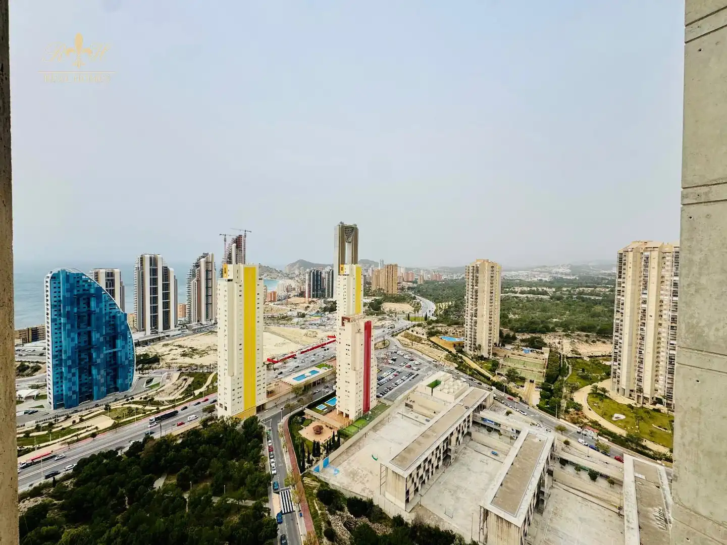 Außenansicht von Wohnung zur Miete in Benidorm mit Klimaanlage, Heizung und Schwimmbad