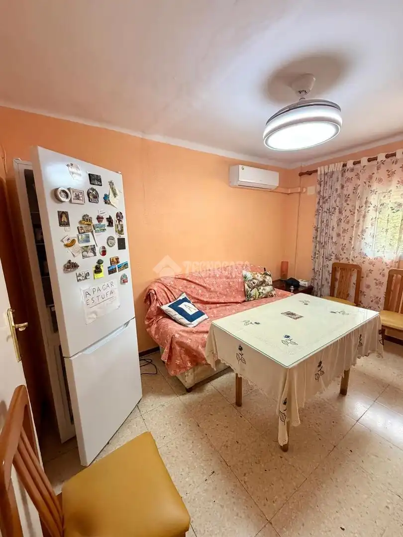 Sala d'estar de Pis en venda en Sevilla amb Calefacció