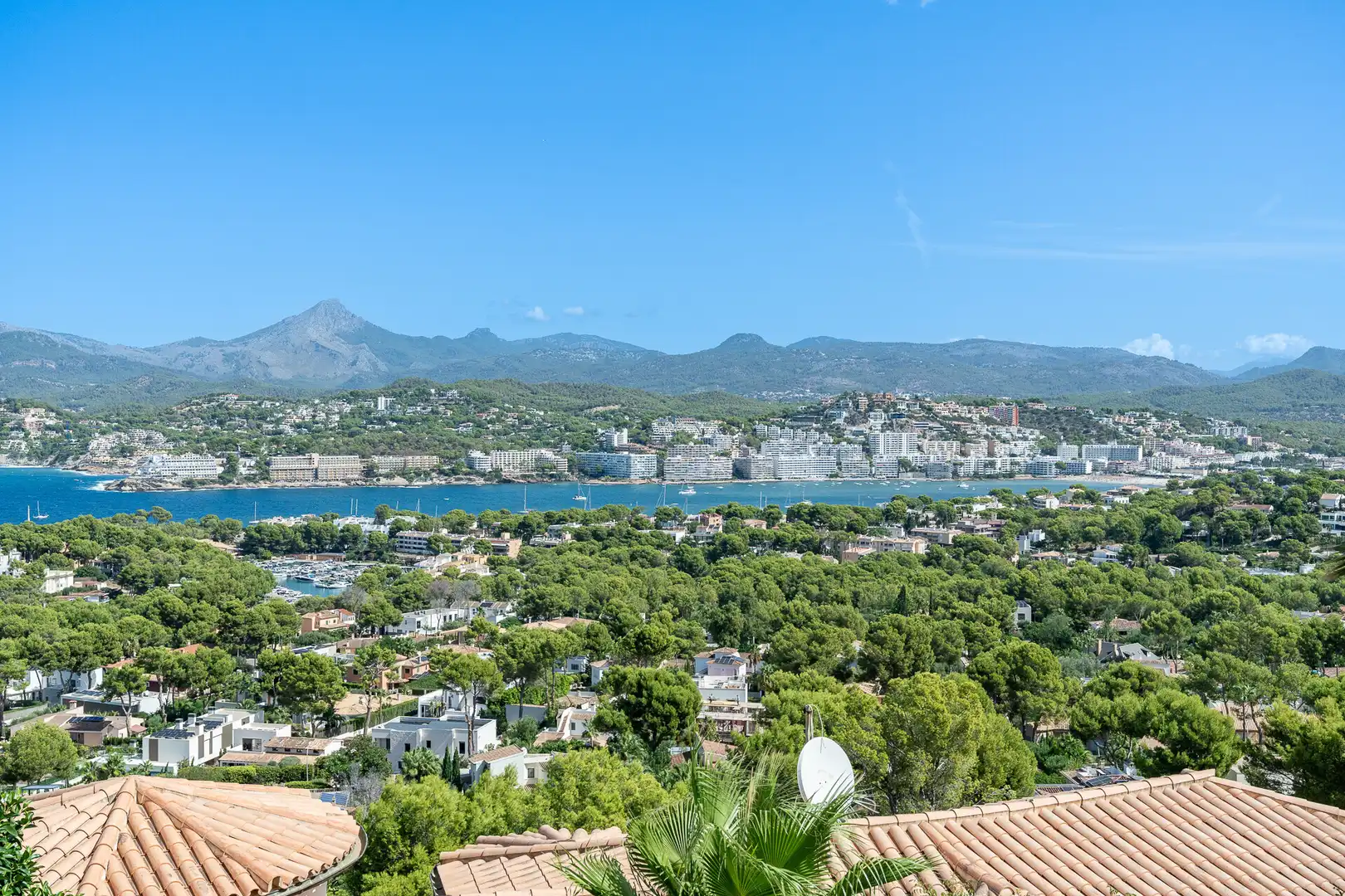Vista exterior de Piso de alquiler en Calvià con Aire acondicionado, Calefacción y Terraza