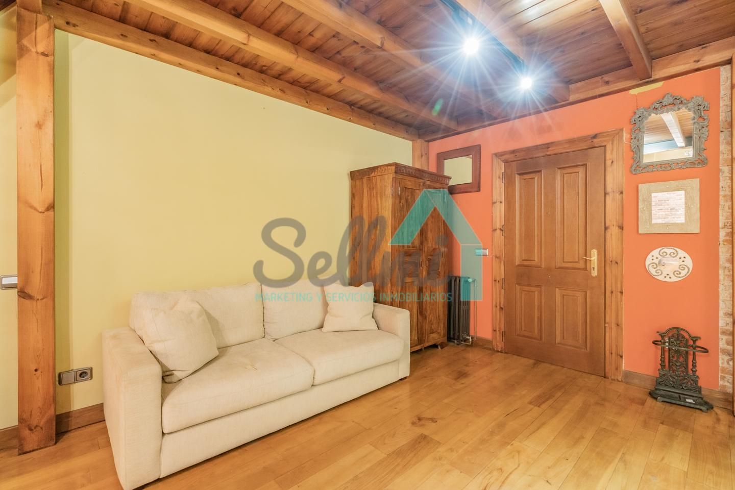 Living room of Flat for sale in Oviedo   with Parquet flooring