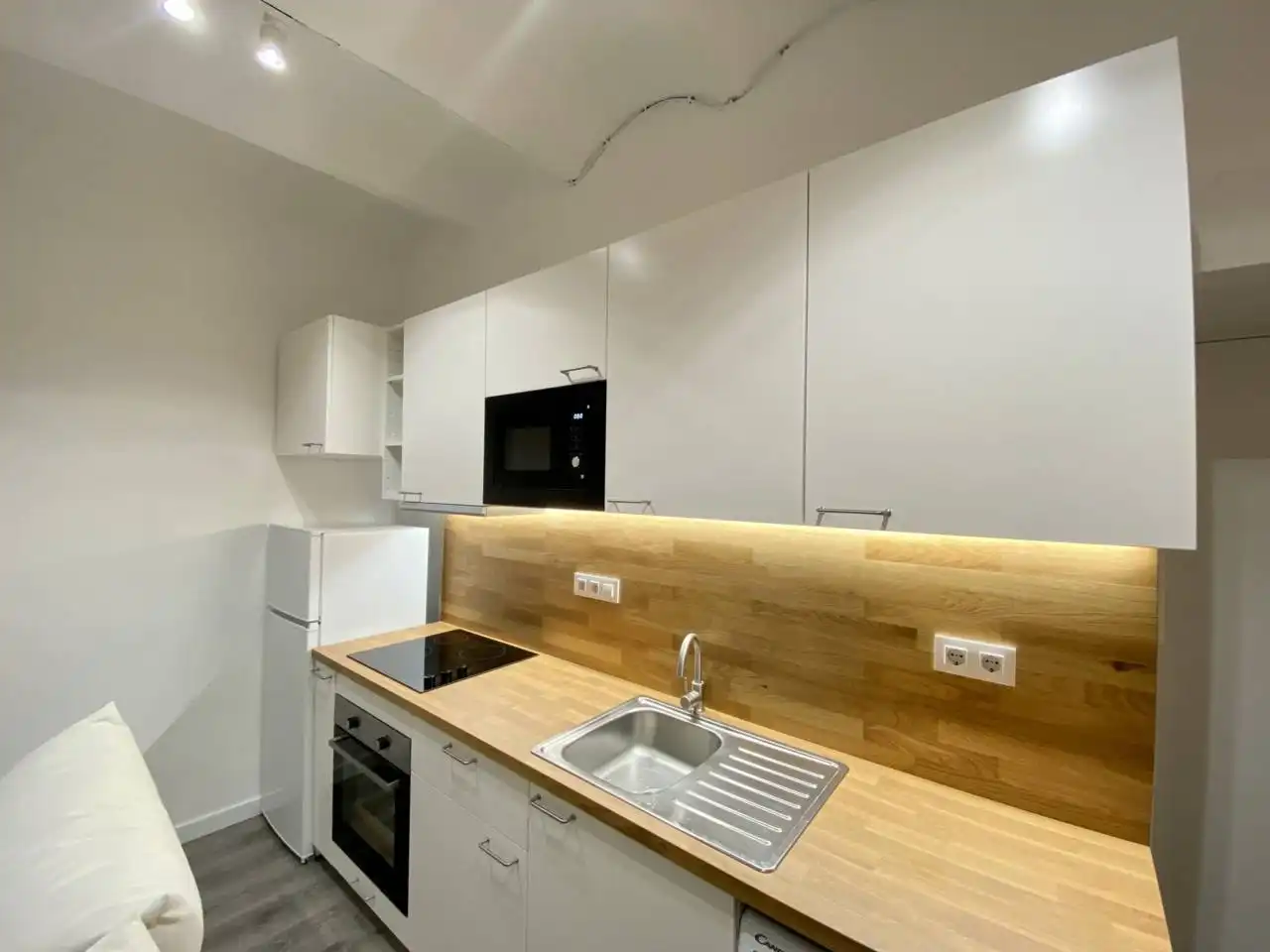 Cuina de Apartament en venda en Barcelona amb Aire condicionat, Parquet i Moblat