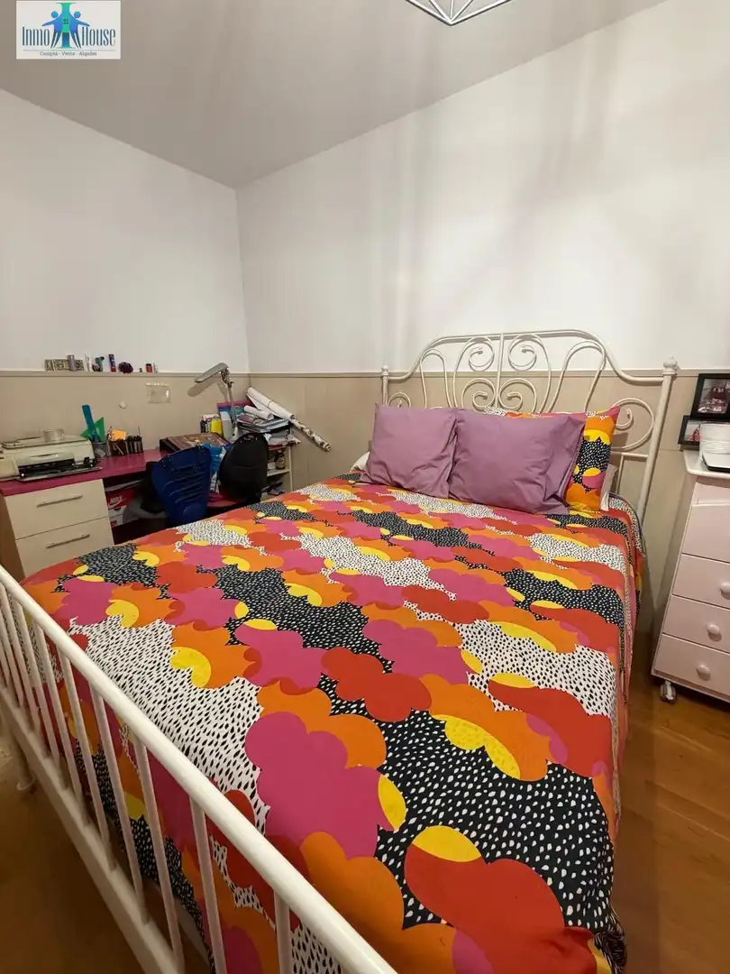 Habitación de Casa adosada en venta en Albacete con Aire acondicionado, Calefacción y Trastero