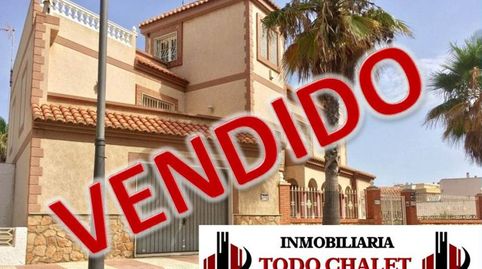 Chalet en venta en Urbanización Roquetas de MarLas Marinas
