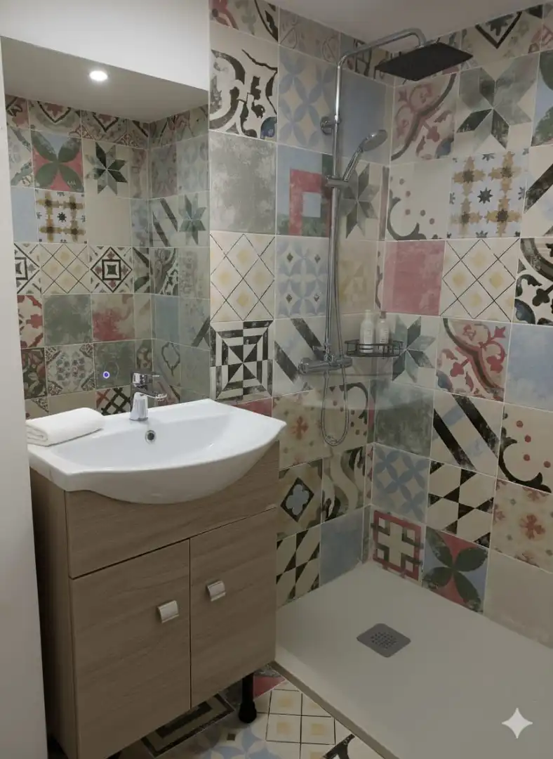 Badezimmer von Wohnung zum Verkauf in Alicante / Alacant mit Möbliert und Gemeinschaftspool