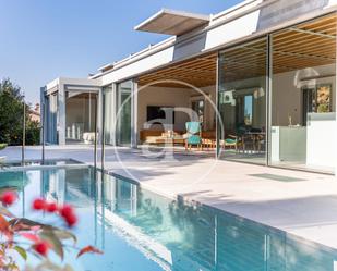 Piscina de Casa o xalet en venda en Sant Cugat del Vallès amb Aire condicionat, Calefacció i Jardí privat