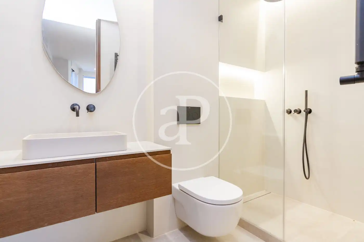 Baño de Piso en venta en Madrid con Aire acondicionado, Calefacción y Balcón