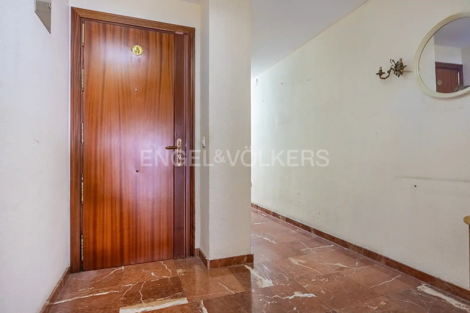 Flat for sale in Sevilla  with Air Conditioner and Heating