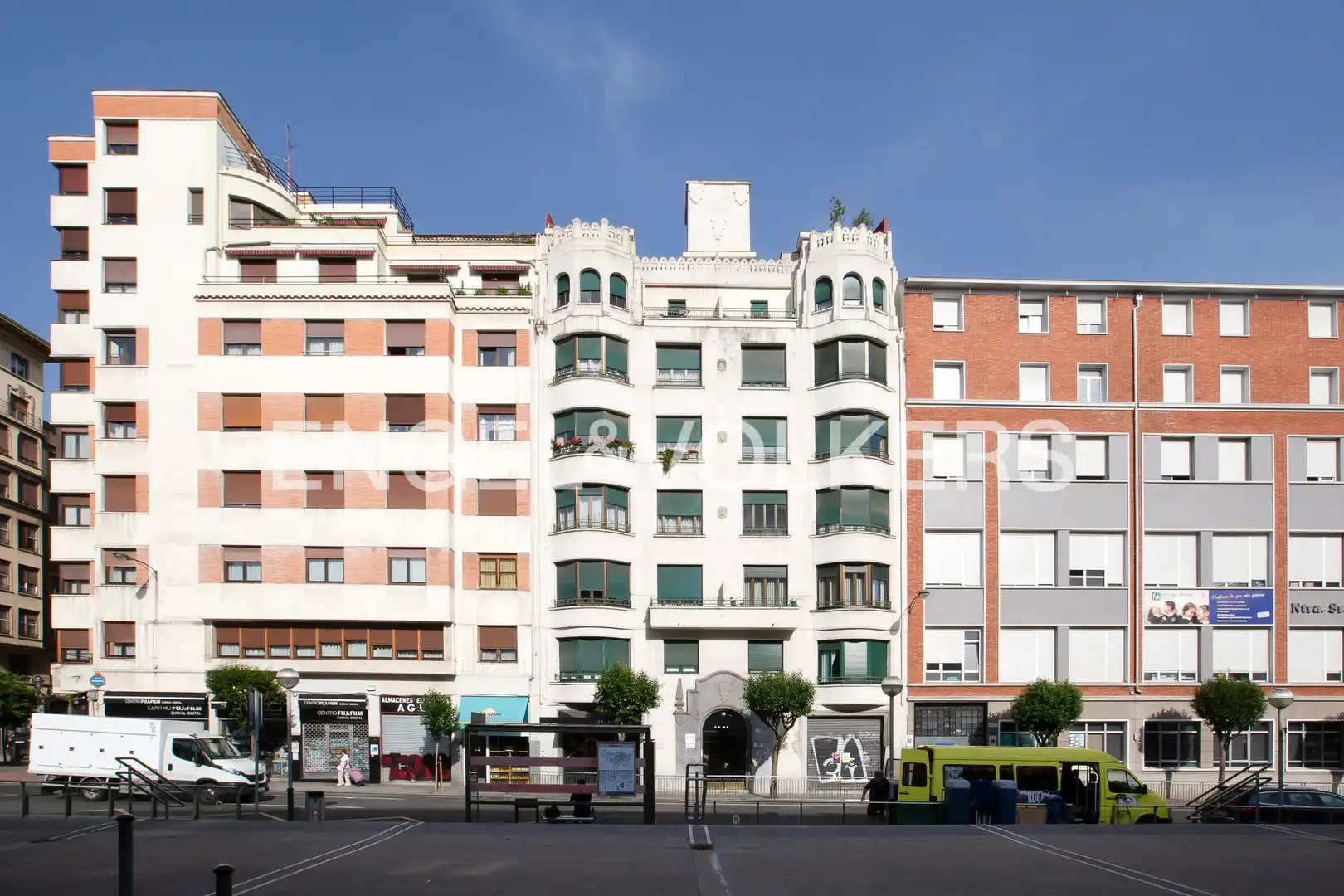Vista exterior de Piso en venta en Bilbao  con Aire acondicionado, Calefacción y Parquet