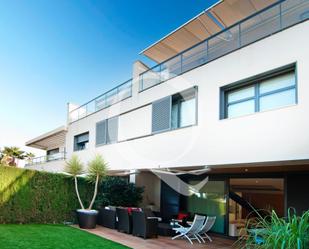 Terrassa de Casa o xalet en venda en Alicante / Alacant amb Calefacció, Jardí privat i Parquet