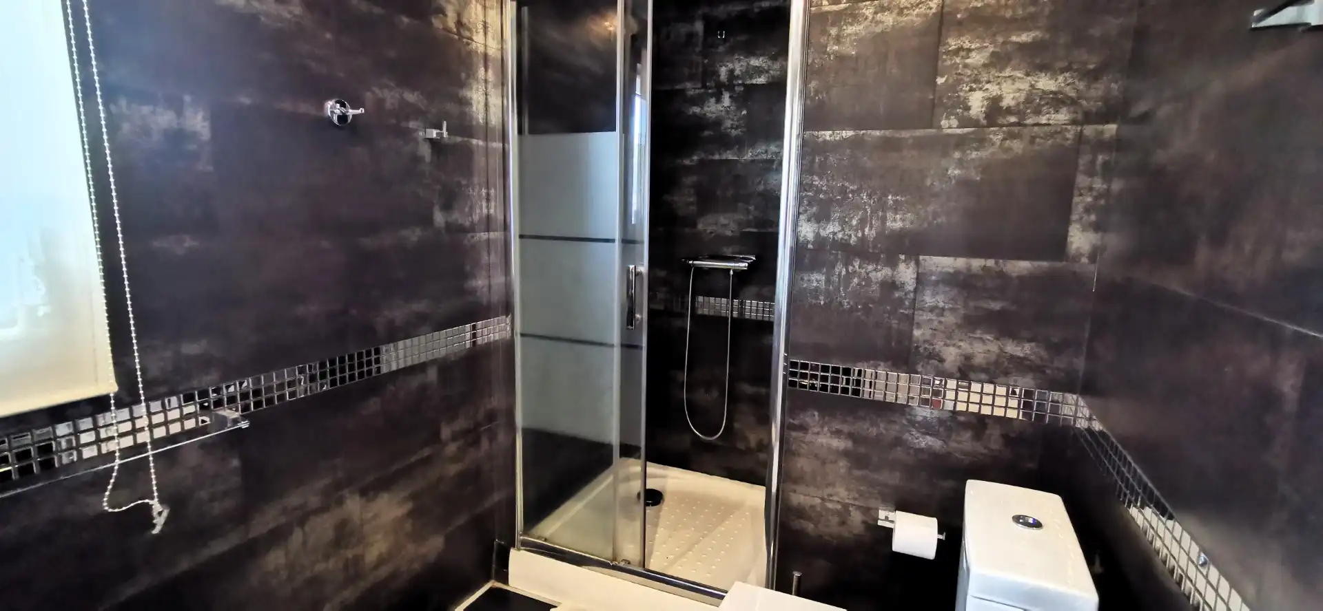 Baño de Casa o chalet en venta en Garriguella con Aire acondicionado, Calefacción y Jardín privado