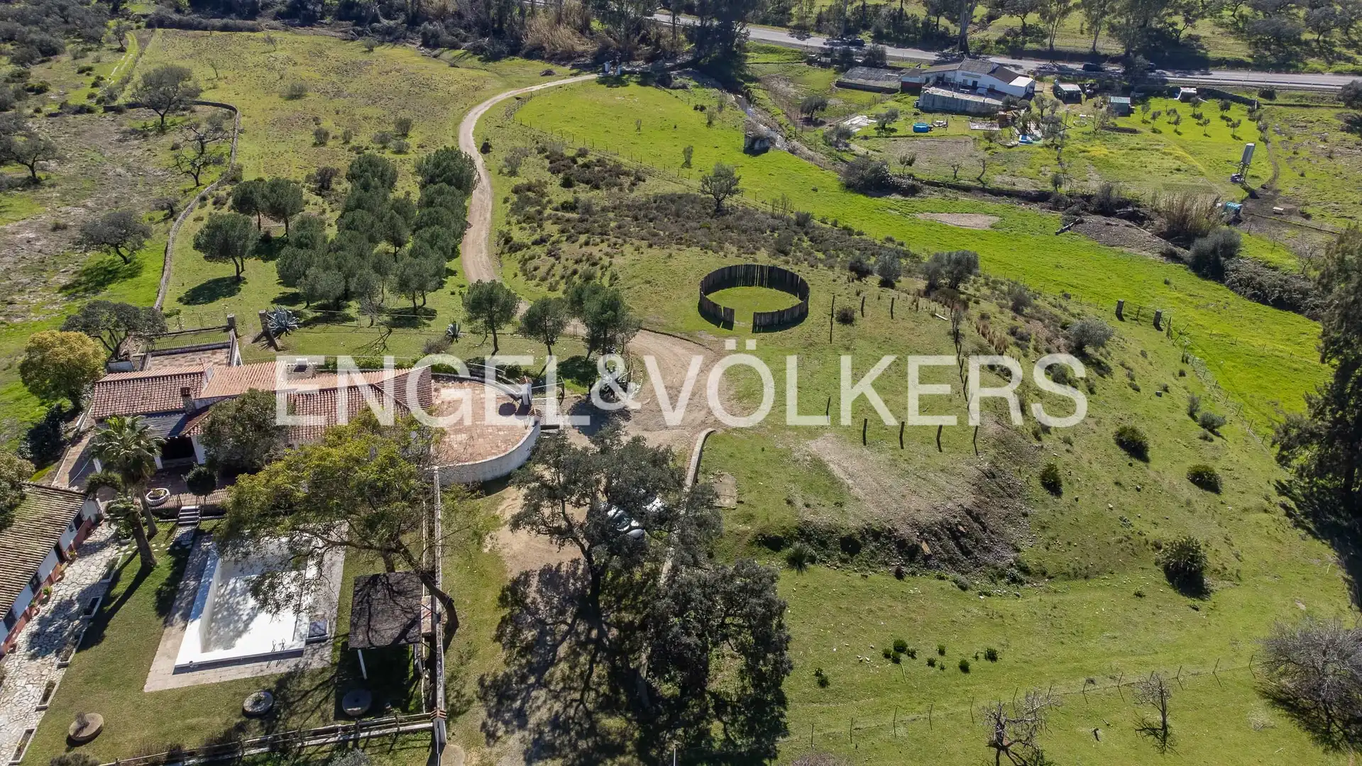 Finca rústica en venta en El Castillo de las Guardas con Aire acondicionado, Calefacción y Jardín privado