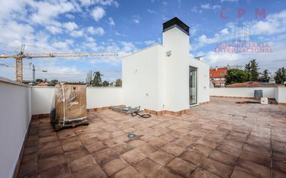 Terrassa de Casa adosada en venda en Pozuelo de Alarcón amb Aire condicionat, Calefacció i Jardí privat
