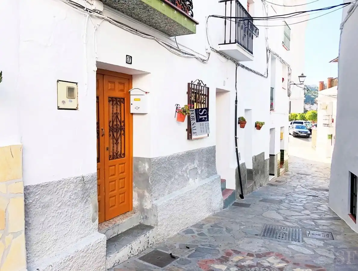 Adossat en venda a Árchez
