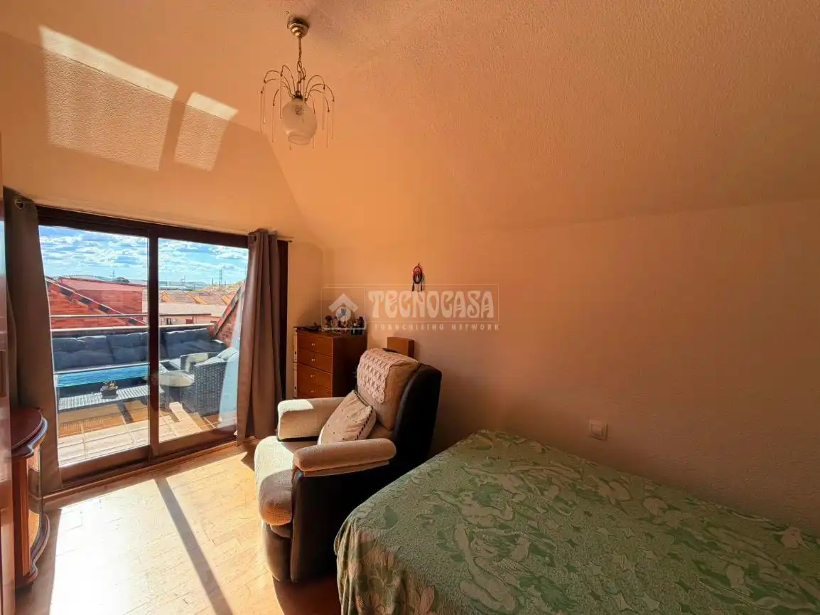 Habitación de Piso en venta en Valdepeñas con Aire acondicionado, Calefacción y Terraza