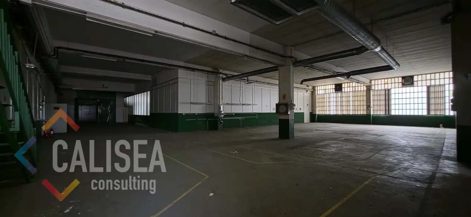 Parking de Nave industrial de alquiler en Can Mas