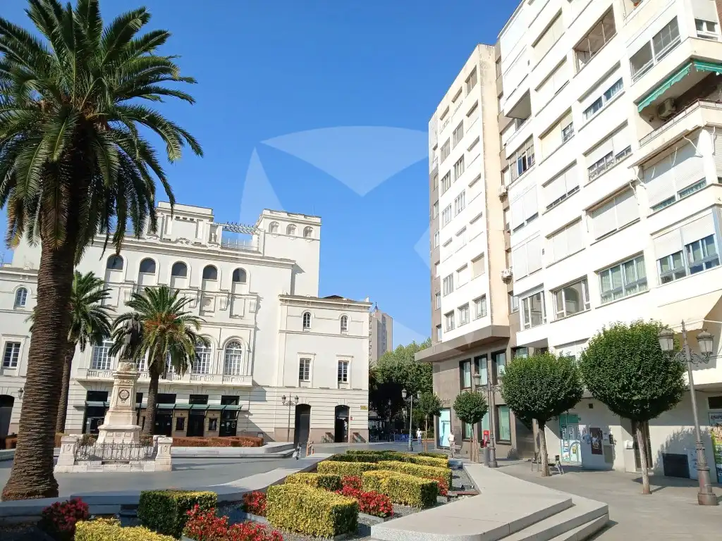 Piso con terraza en venta en Pl. Minayo, 5