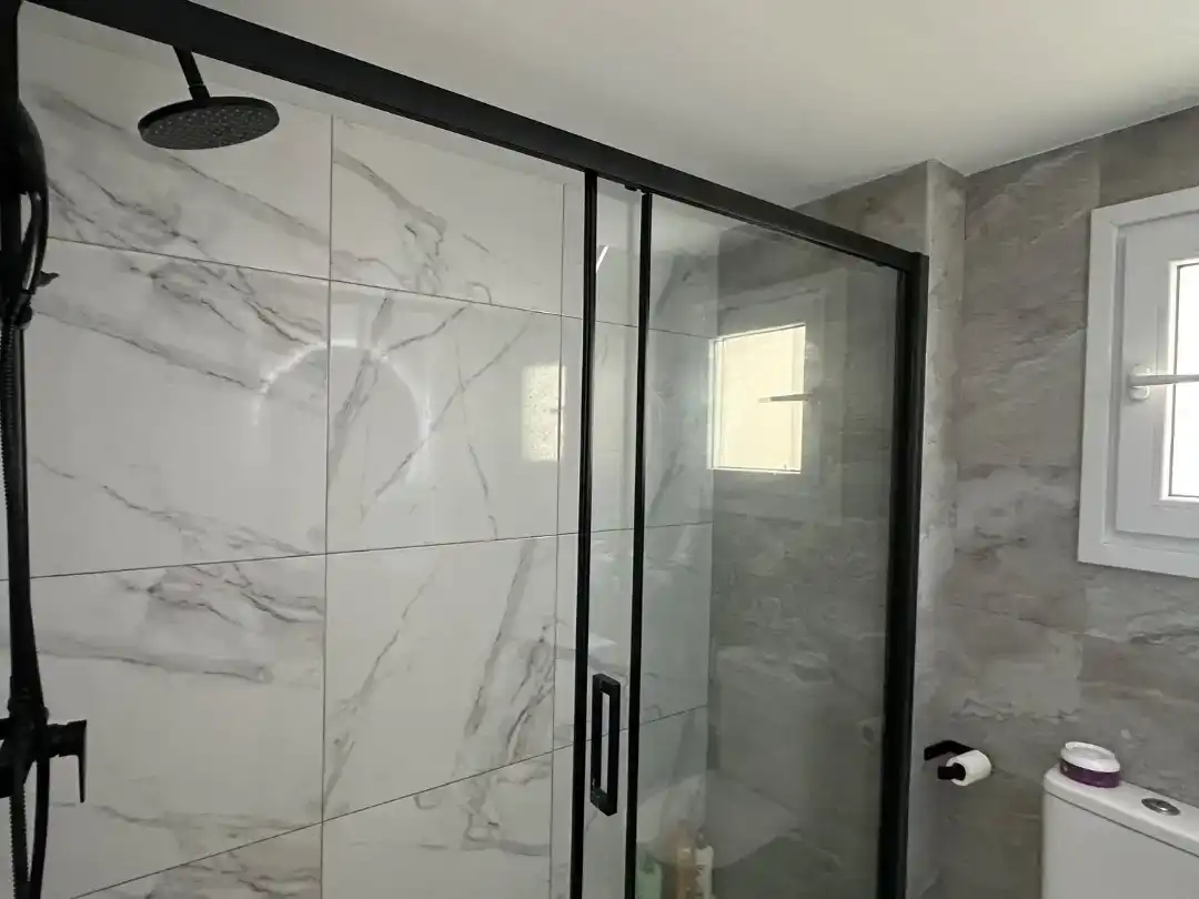 Badezimmer von Wohnung zum Verkauf in  Zaragoza Capital mit Balkon