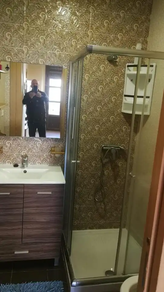 Bathroom of Flat for rent in Melilla