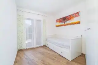 Bedroom of Flat for sale in Palau-saverdera  with Air Conditioner, Private garden and Terrace