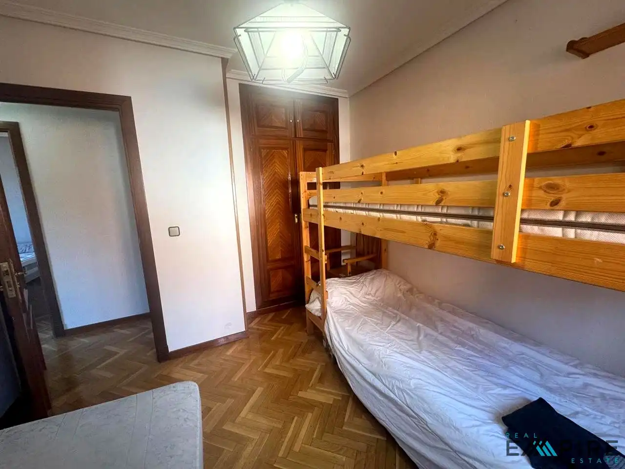 Bedroom of Flat for share in Universidad